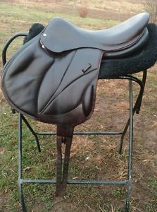 Voltaire Lexington 18" Monoflap jump saddle