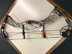 Hoyt Defiant, Right Hand, #3 Cam(28-30"), 50-60lbs, Realtree Xtra Camo, ***NEW**