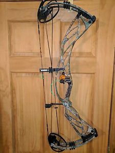 2016 Hoyt Defiant Turbo RH 29"/60# RealTree Xtra