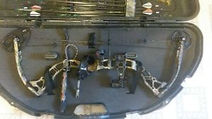 Blackout compound bow made by Diamond
