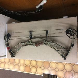 New 2016 Defiant Turbo Compound Bow  RH Camo 28-30" Draw 60 to 70 Realtree Camo