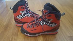 LOWA MOUNTAIN EXPERT GTX EVO MOUNTAINEERING BOOTS, SIZE us 11.5