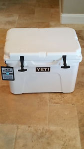 Yeti YT35W Tundra 35 7.2 Gallon Cooler White*