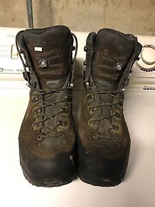 Lowa Ticam II GTX boots Size 13