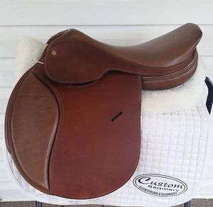 17.5" Britannia Bolton Close contact Saddle - Wide Tree - Made in England