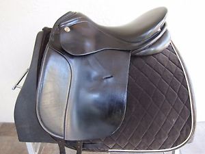 LOVELY! 16-3/4" Niedersuss OLYMPIK Dressage Saddle - SHORT FLAP