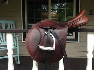 17.5" Bates Caprilli CC/Jump Saddle w/Adjustable Gullet- EXCELLENT condition!