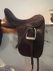 Windsor dressage saddle