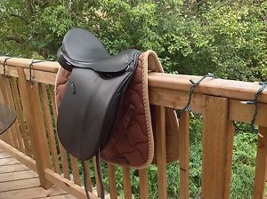 Mystic Dressage saddle 17.5"  Wide