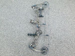 Mathews No Cam HTR Right Handed 27.5" 60-70 LB Lost Camo Bow