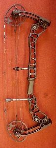 2016 Mathews Halon 6 black 70lb limbs 28.5
