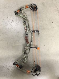 2016 Hoyt Carbon Defiant Turbo RH 70# Camo