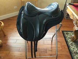 Freeform Liberty Treeless Saddle Package