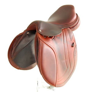 17.5" CWD SE01 SADDLE (SE01038863) VERY GOOD CONDITION !! - DWC-CAN