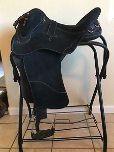 Wintec Pro Stock CS Saddle with Swinging Fenders - CAIR system