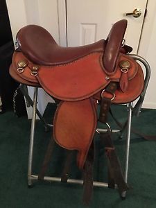 Rocking R "flex panel' trail/endurance saddle