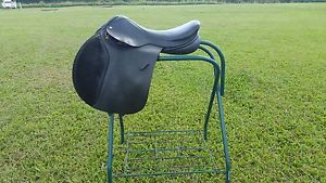 18 in. Black Country close contact saddle