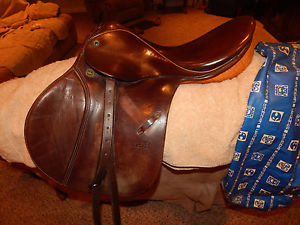 Stubben Siegfried 17 1/2" or 18"w/Stubben leathers Lightly Used 31cm Medium tree