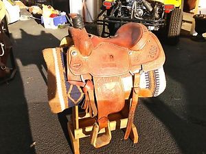 Trophy Professional Team Roping Saddle