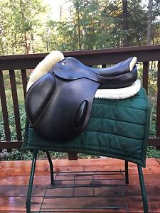 17" PRESTIGE ENDURANCE / JUMP saddle - RARE! Super Lightweight.