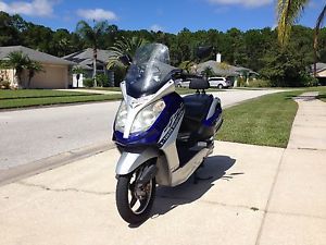 X-Treme XB-700Li ELECTRIC SCOOTERS FOR PARTS (NOT WORKING)