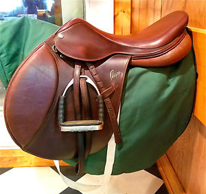 Gorgeous Pessoa AO Saddle adjustable gullet 16.5" pencil knee roll