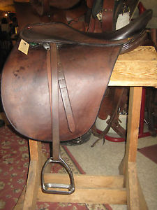 20" Lovatt and Ricketts Cutback Saddle XGrip Springtree Adjustable Stirrup Bar