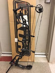 Hoyt Carbon Spyder 34 RH Blackout