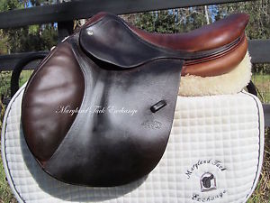 17" CWD SE01 french close contact jumping saddle - 2L flaps- 2008 model