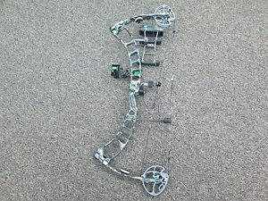 G5 Prime Rize Right Handed 30" 60-70 LB Bow