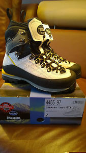 Meindl NEU Wanderschuhe Bergstiefel Trekkingstiefel