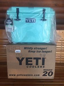 YETI ROADIE 20 QT COOLER LIMITED EDITION SEAFOAM GREEN BRAND NEW