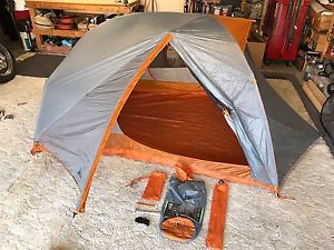 REI Quarter Dome 3-Person 3-Season Ultralight Backpacking Tent