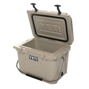 YETI Roadie 20 Cooler Desert Tan