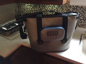 YETI Hopper 30 with Sidekick