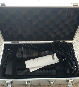 Olight SR90 Intimidator set with Aluminium case LED flashlight - Surefire Killer