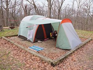 REI Hobitat 4 with Tech Connect Garage and footprint, Great Condition