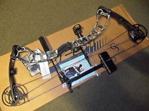 NEW G5 QUEST AMP BOW, RH, 40/70#, DRAW 26