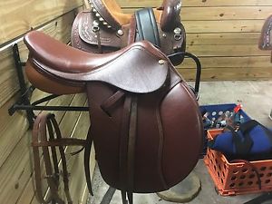 Henri De Rivel - HDR,  English/Show Jumping Saddle - 14" - Beautiful!
