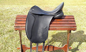 Theo Sommer Magnus Dressage Saddle 18" FLOCKED black