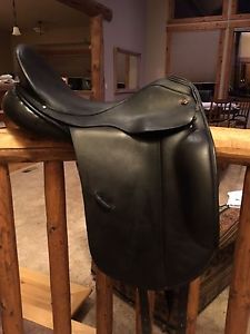 ***LOWER PRICE***Albion SLK Dressage Saddle 18" Seat,  16" Flaps, Medium Tree