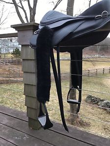 Freeform Freewest Saddle XSB 17 seat, leathers, fleece, stirrups.  Ready to ride