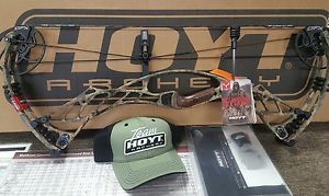 Hoyt Defiant Right Handed 60# Realtree Xtra - New in Box NIB