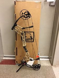 2015 Bear Arena 30 RH Compound Bow