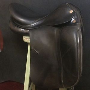 Prestige Top Dressage Saddle - generous 16" - 32cm med - Upswept panel