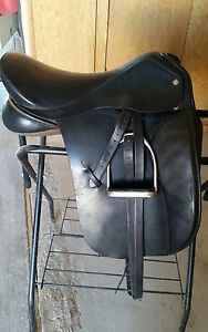 18" MW Black country dressage saddle