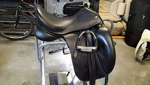 Custom Saddlery Dressage Saddle