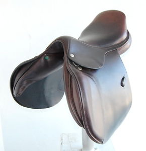 17" AMERIGO SADDLE (SO22652) VERY GOOD CONDITION!!! - DWC-CAN