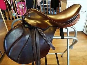 Stubben Siegfried C.S. jumping saddle 17.5"