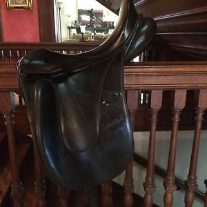 Hennig Dressage Saddle